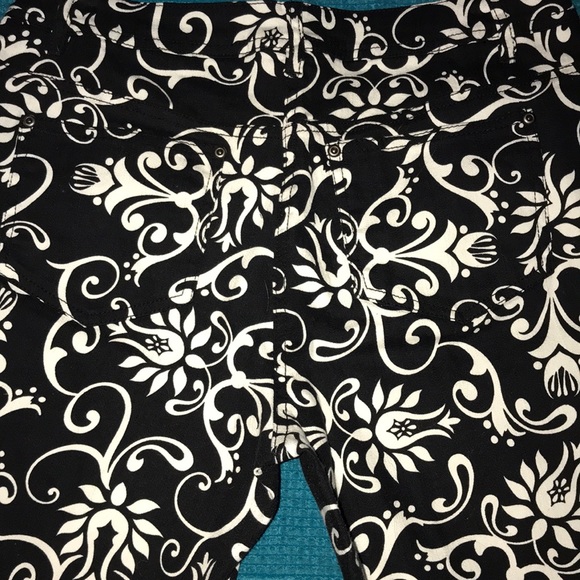 Black & white pants - Picture 3 of 4